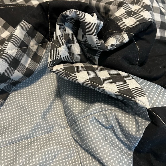 New Handmade Quilt/Throw black and gray C3 - Picture 3 of 11